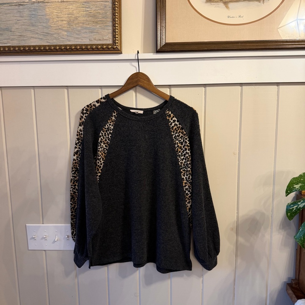 Easel Black and Leopard Print Crew Neck Oversized Sweatshirt, Size Small